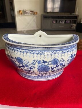 Ornamental Chinese Porcelain Blue and White Wall Mounted Vase
